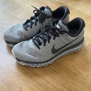 Nike Air Max 2017 size 10.5